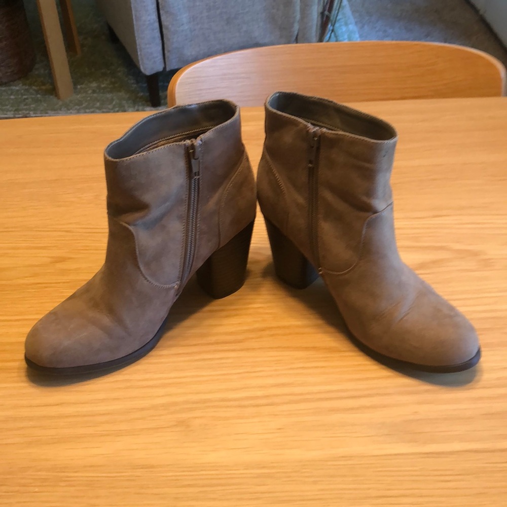 Madden Girl fringe heeled booties. - Picture 4 of 10